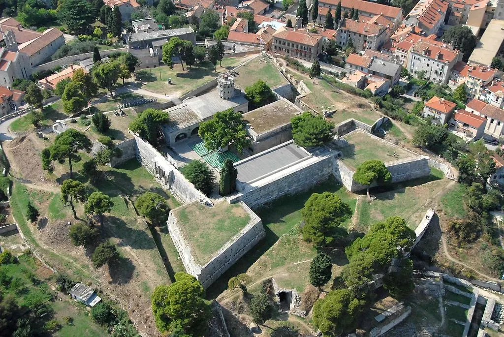 Apartment Adria Pula 0*,  Kroatien